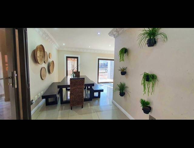 4 BEDROOM TOWNHOUSE FOR SALE IN SOUTH CREST